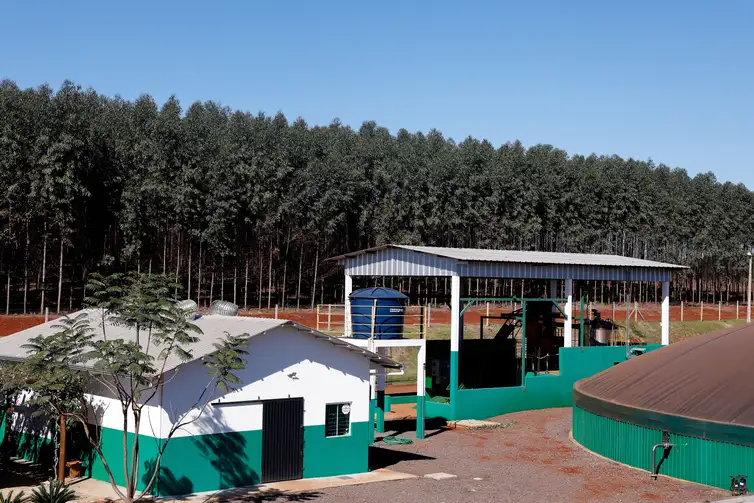 Toledo (PR), 18/07/2025 - Central de Bioenergia de Toledo. Sistema de Biodigestão composto por biodigestores, grupo motogerador e lagoa de digestão e tratamento. Foto: Tânia Rêgo/Agência Brasil