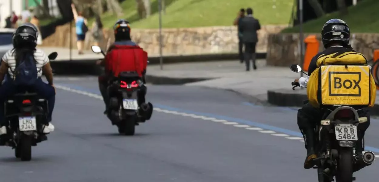 Maioria rejeita taxa mínima em apps de entrega, aponta Quaest