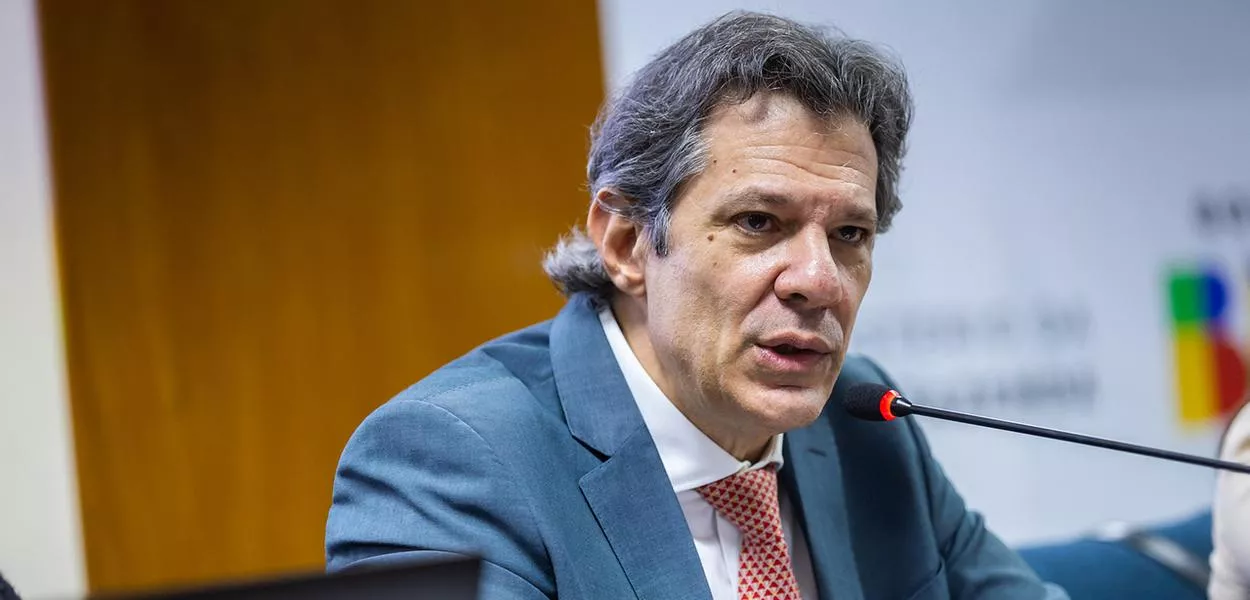 Haddad confirma saída do Ministério da Fazenda e diz estar “estudando a que concorrer”