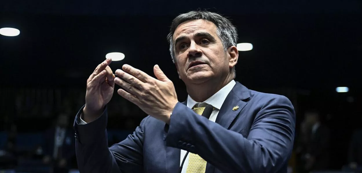 Vorcaro foi ao casamento da filha de Ciro Nogueira dias antes do senador apresentar ‘emenda Master’