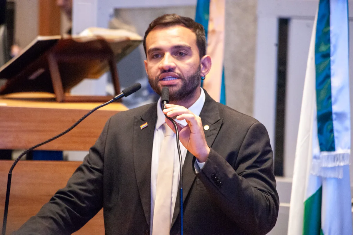 Deputado aciona Ministério Público do DF contra Ibaneis Rocha por novas suspeitas em investigações sobre BRB e Banco Master