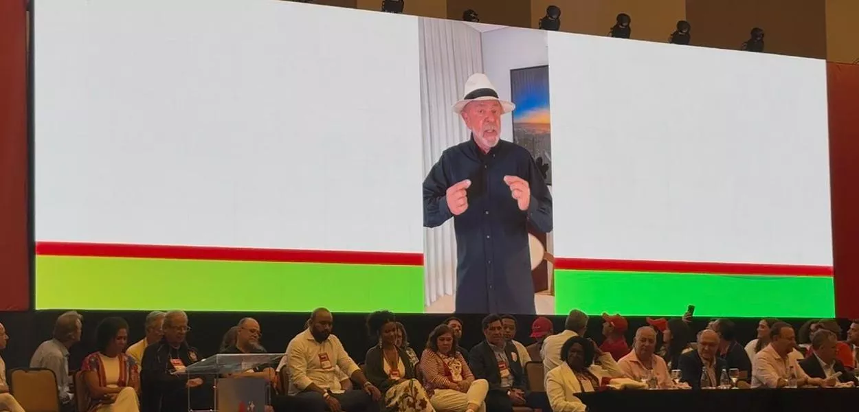 Lula pede realismo ao PT no congresso do partido