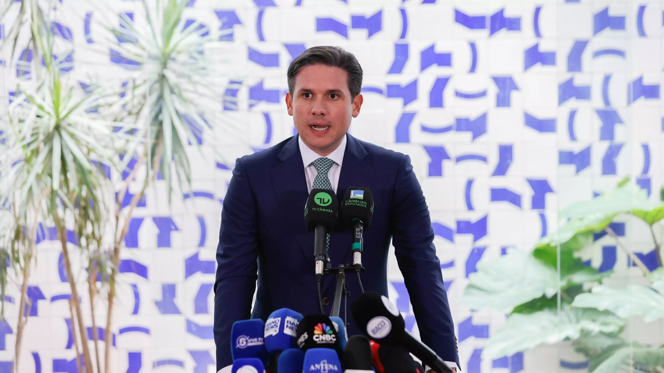 Motta quer agilizar comissão especial sobre fim da escala 6×1 e aprovar PEC em maio