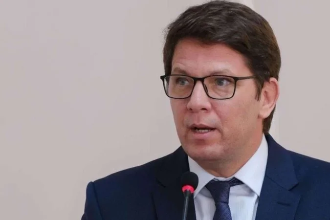 PT aciona PGR contra Mario Frias por viagens sem aval e ‘rachadinha’