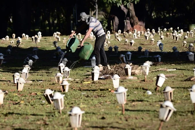 Morrer não é barato: preço para despedida pressiona famílias do DF