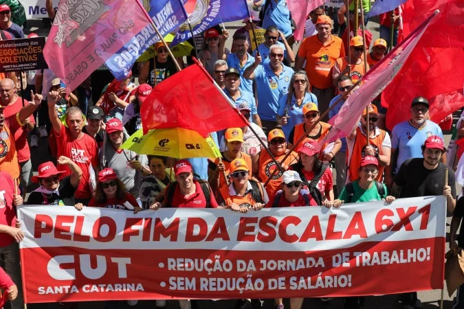 Dia do Trabalho tem manifestações em todo Brasil pelo fim da 6×1