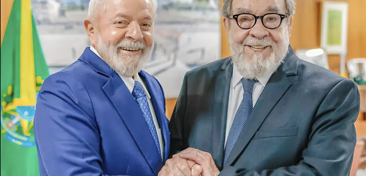 Fernando Morais aposta em vitória de Lula no primeiro turno se direita seguir fragmentada