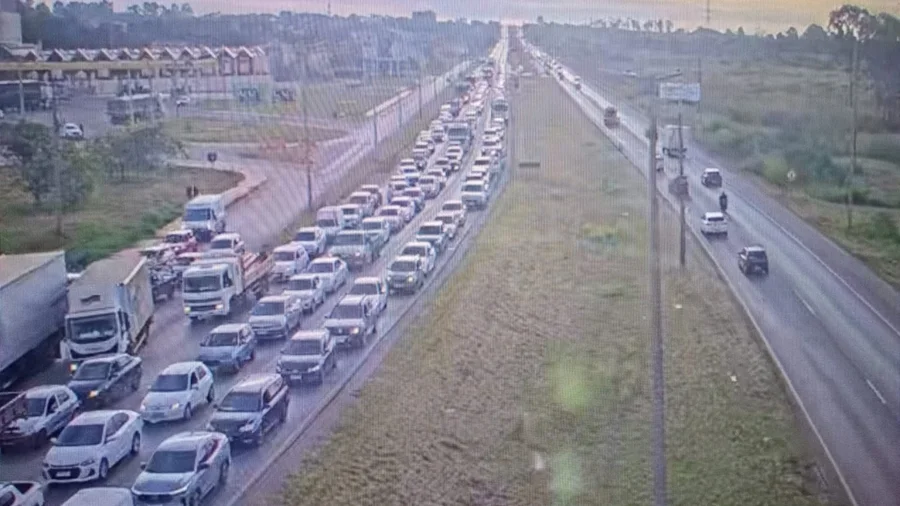 Reversão do trânsito na BR-070 é suspensa por causa de grave acidente