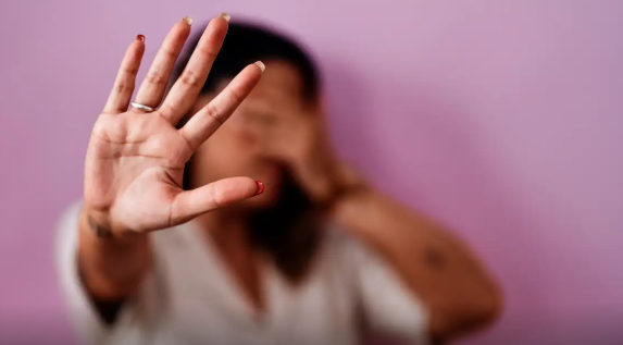 Projeto amplia proteção a vítimas de violência no serviço público