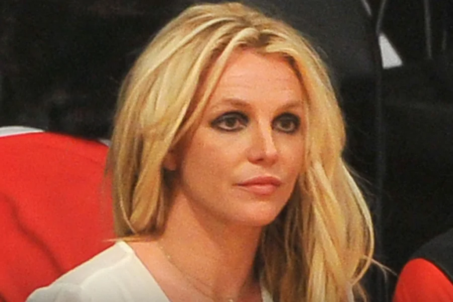 Britney Spears é vista pela 1ª vez após prisão e internação. Veja foto