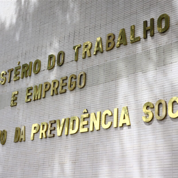 Novas regras de saúde mental no trabalho passam a valer; veja o que muda