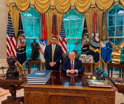 Em encontro com Trump, Flávio Bolsonaro pede que EUA declarem PCC e Comando Vermelho grupos terroristas
