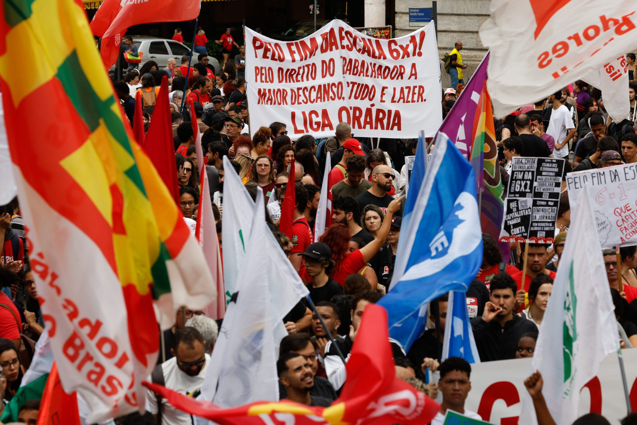 Trabalhadores vão às ruas contra a escala 6×1 nesta segunda, 25