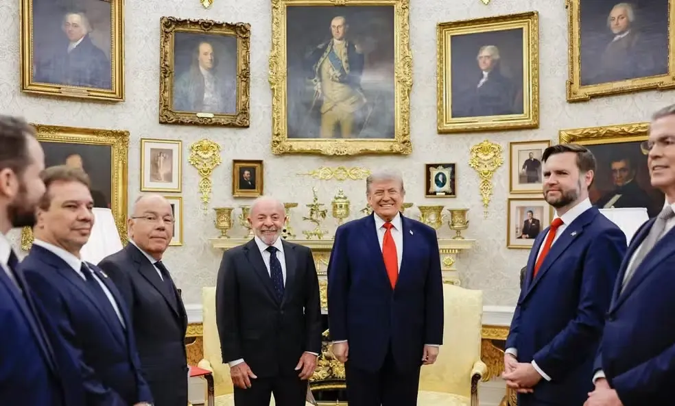“Muito produtiva”, diz Trump sobre reunião com Lula