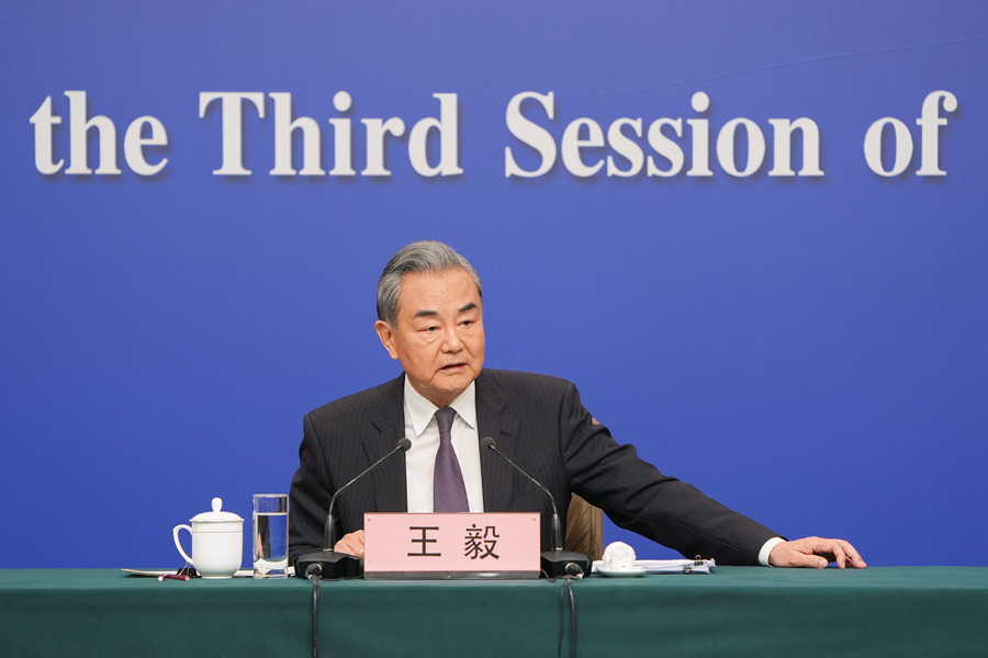 China pede cessar-fogo imediato e se opõe à retomada da guerra contra o Irã