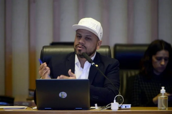 Max Maciel critica pedido de empréstimo ao BRB e cobra explicações do governo