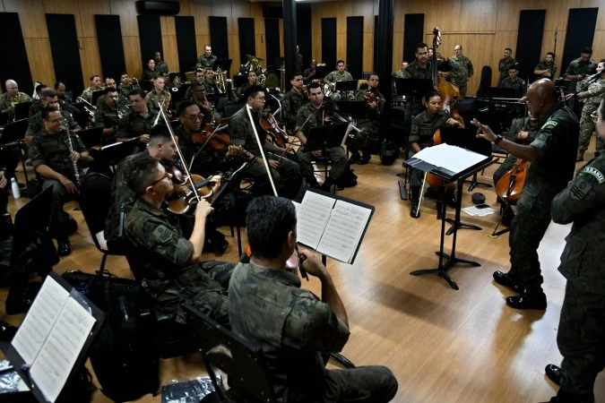 Concerto une bandas da FAB e da Força Aérea dos EUA em Brasília