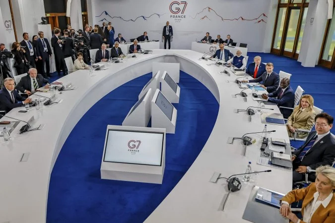 Lula e Trump trocam cumprimentos rápidos em evento do G7