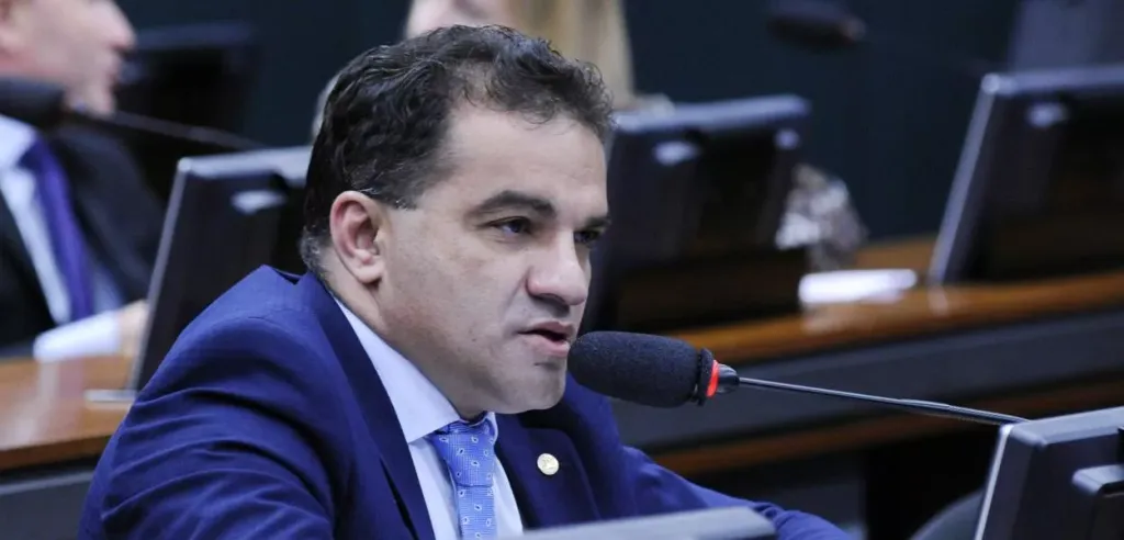 Deputado Josimar Maranhãozinho é alvo da PF em operação sobre emendas
