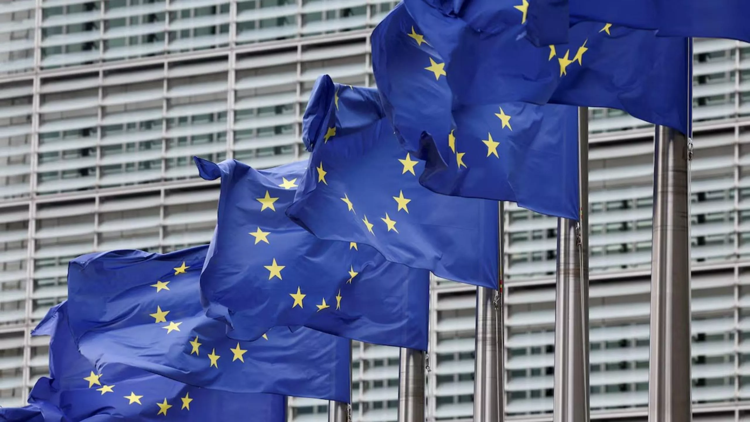 União Europeia deve fornecer novos empréstimos à Ucrânia em 2027