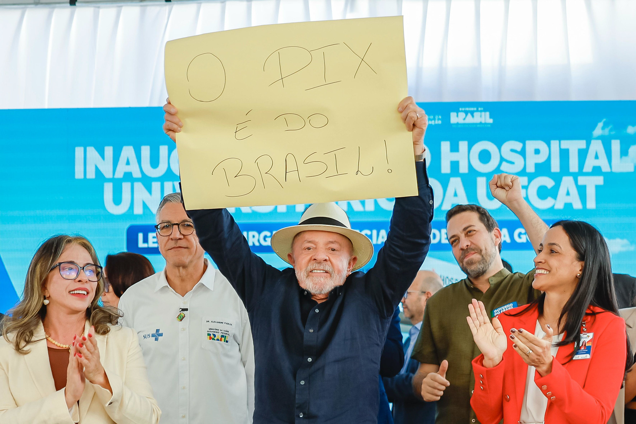Com defesa do Pix, Lula inaugura hospital e Instituto Federal