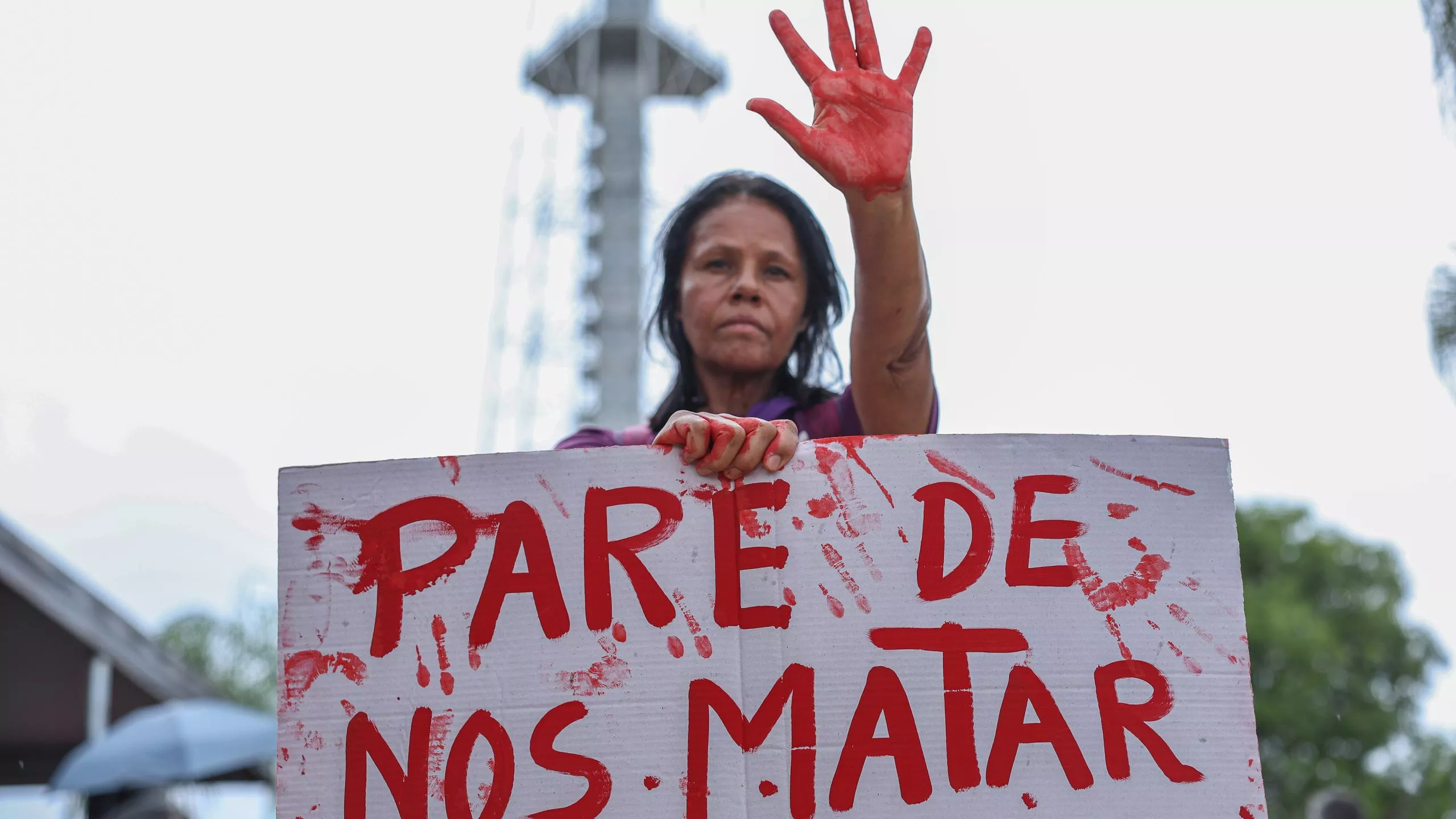 Feminicídios recuam 11,45% no Brasil em abril e maio de 2026