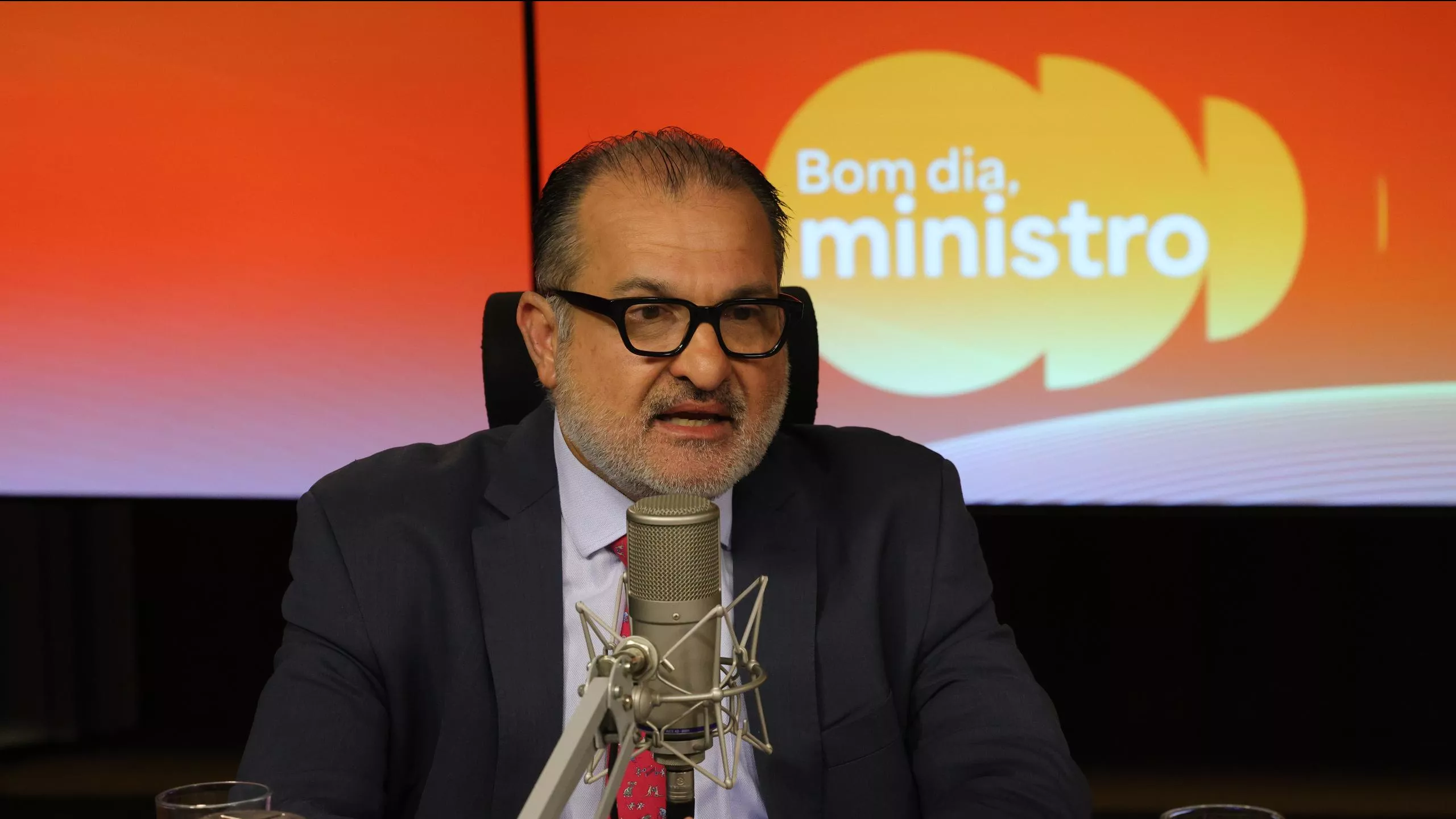 Pessoas que antes não tiravam a carteira de motorista, hoje conseguem tirar”, afirma ministro dos Transportes