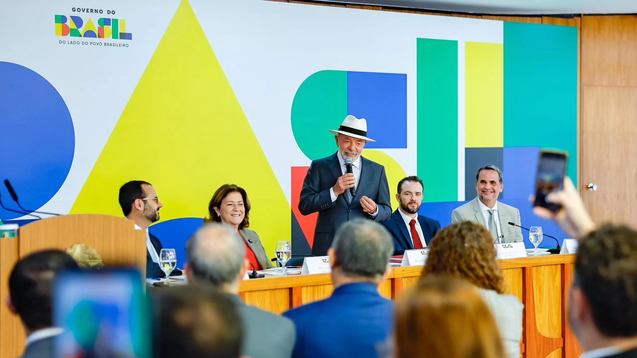 Bancos atrasam Desenrola para quem está em dia