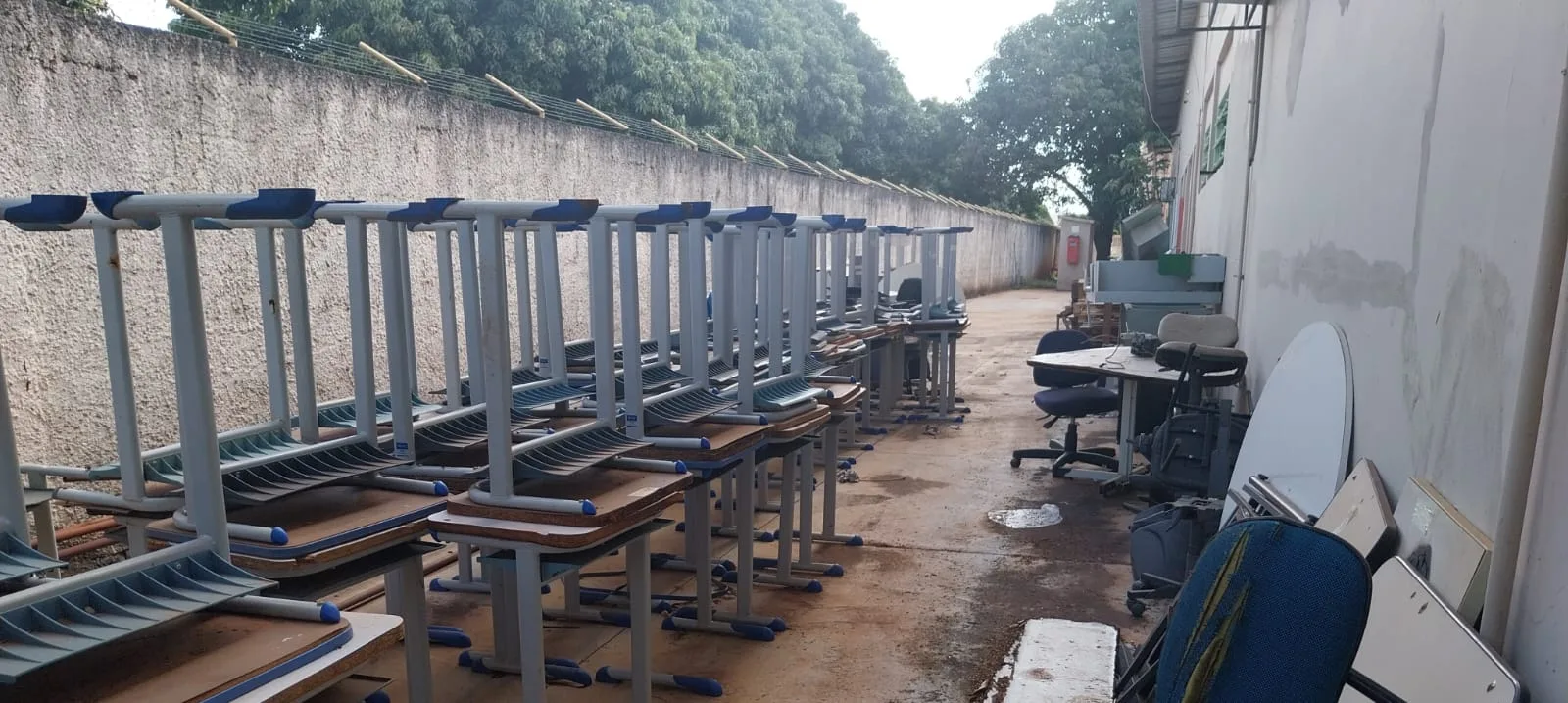 Acúmulo de entulho nas escolas públicas do DF preocupa professores e ambientalistas