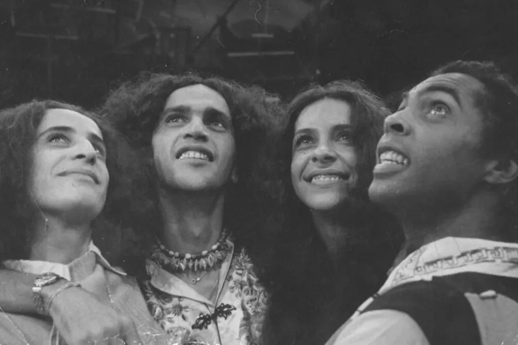 Os Doces Bárbaros: grupo de Bethânia, Caetano, Gal e Gil ganha livro