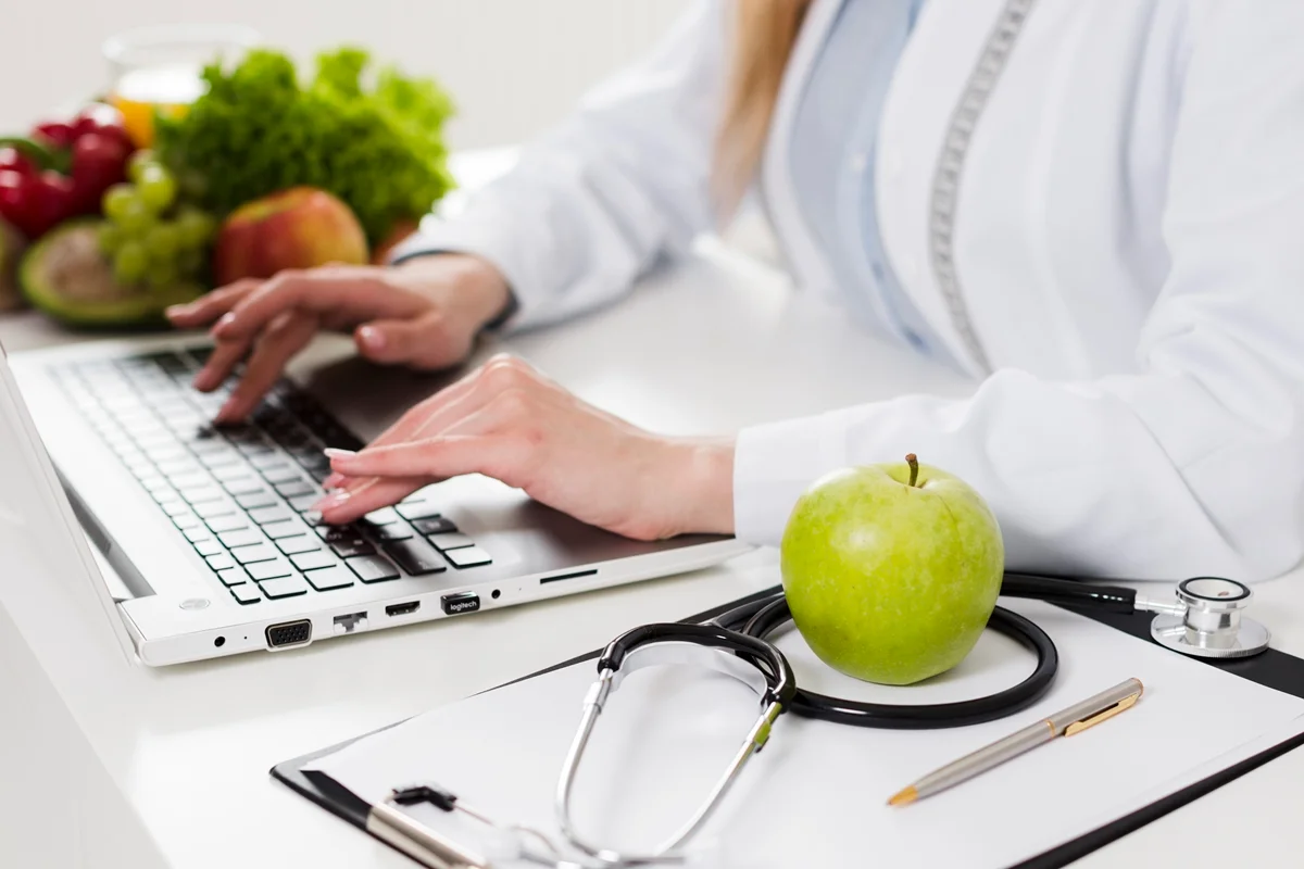 Nutricionistas não podem mais postar antes e depois nas redes. Entenda