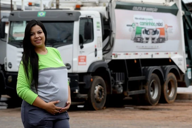 Mulheres ganham espaço no transporte, mas ainda enfrentam preconceito e desafios diários
