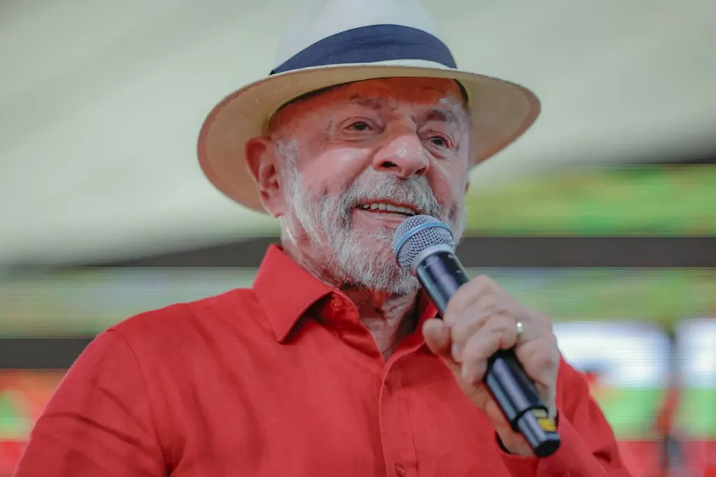 Chances de reeleição de Lula sobem para 60%, aponta Eurasia; consultoria vê presidente como favorito em 2026