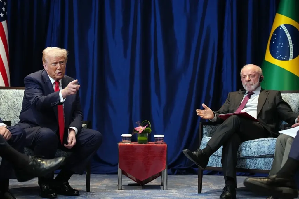 Governo Lula vê poucas chances de evitar tarifaço dos EUA e aguarda decisão de Trump