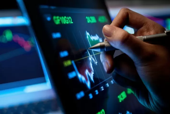 Mercado financeiro acompanha inflação, juros e dólar em meio às expectativas para a economia