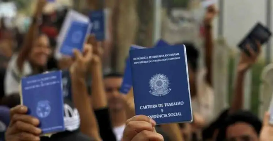 Taxa de desemprego cai para 5,4% no trimestre encerrado em junho