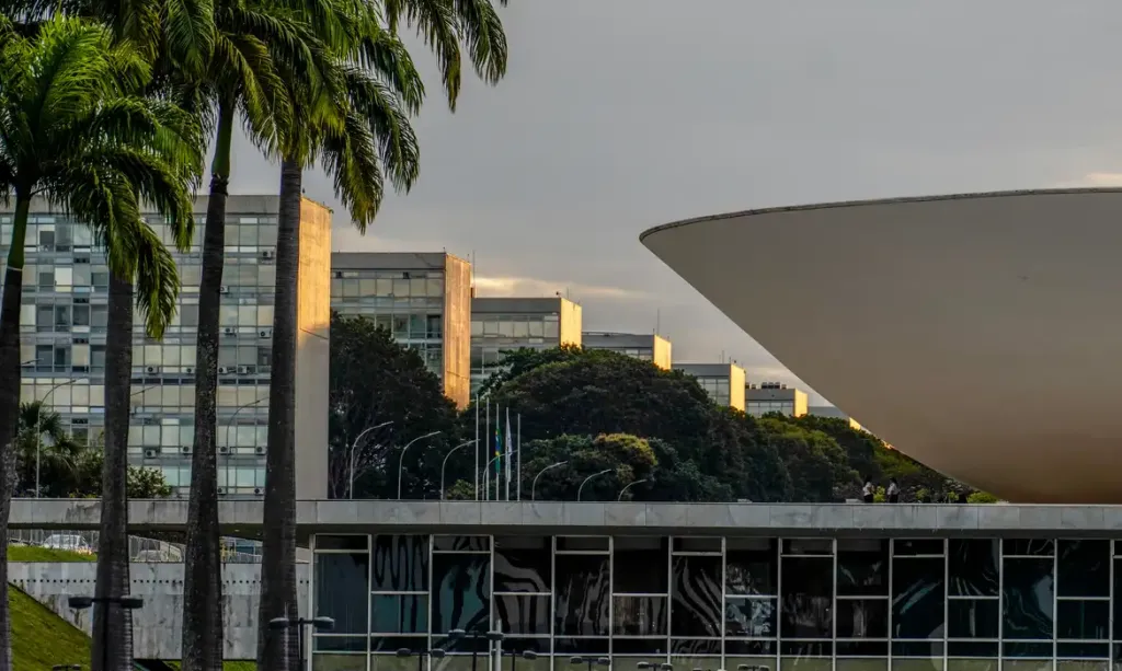 Dino determina que Congresso apresente regras para responsabilizar parlamentares por emendas