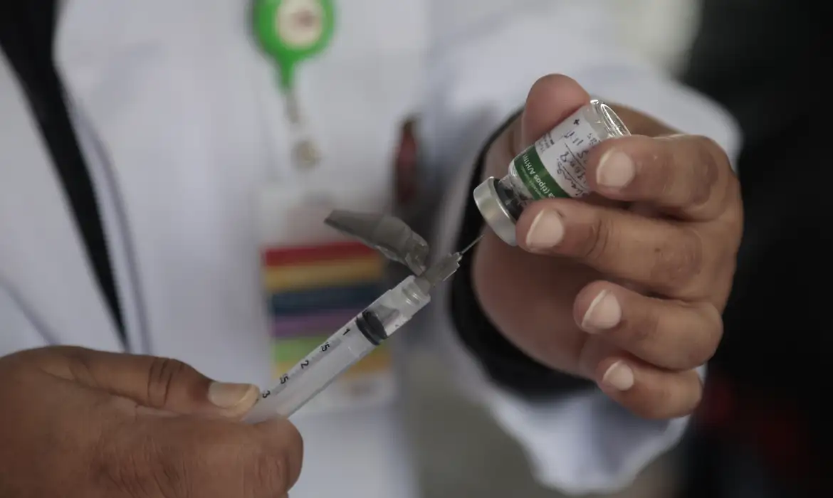 Anvisa registra nova vacina trivalente contra vírus A e B da influenza