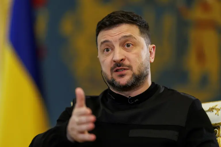 Ex-primeiro-ministro acusa Zelensky de tentar impedir eleições na Ucrânia