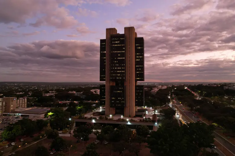 Focus: mercado reduz projeções para a inflação e para o PIB em 2026
