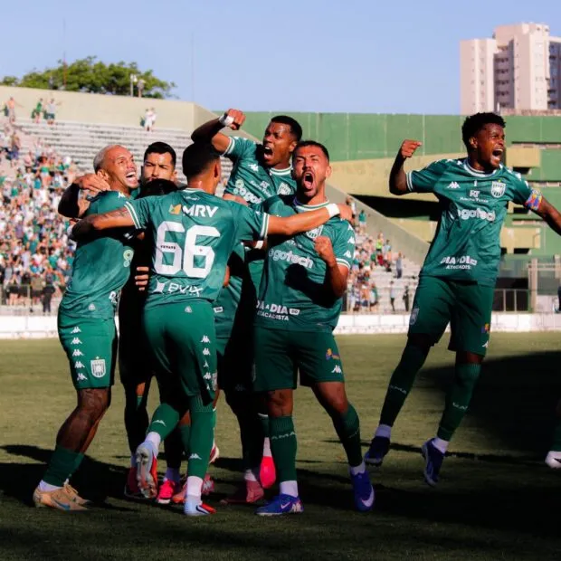 Gama goleia São José por 4 a 0 e garante retorno à Série C após 16 anos