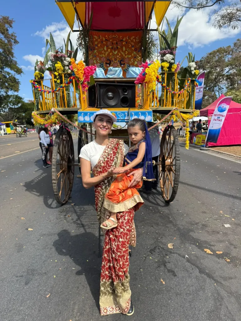 Festival das Carruagens leva cores e tradições indianas ao Eixão do Lazer, em Brasília