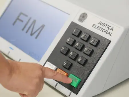 Patrimônio dos candidatos ao governo do DF varia de R$ 5 mil a R$ 47,3 milhões
