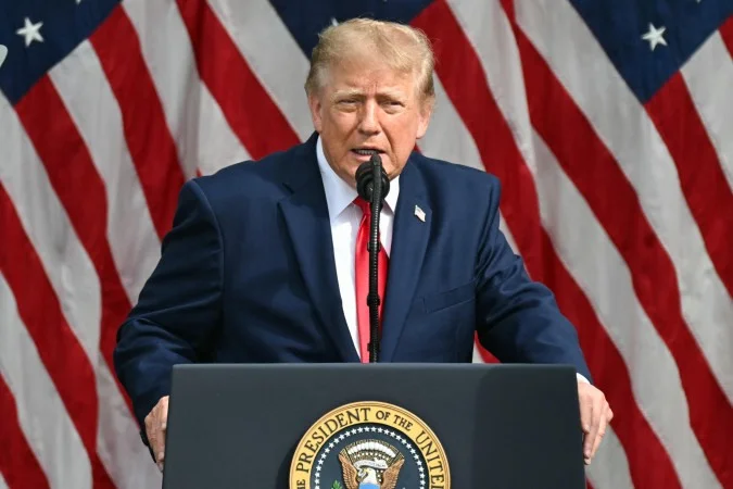 Trump fala em acordo com Irã, que nega interesse