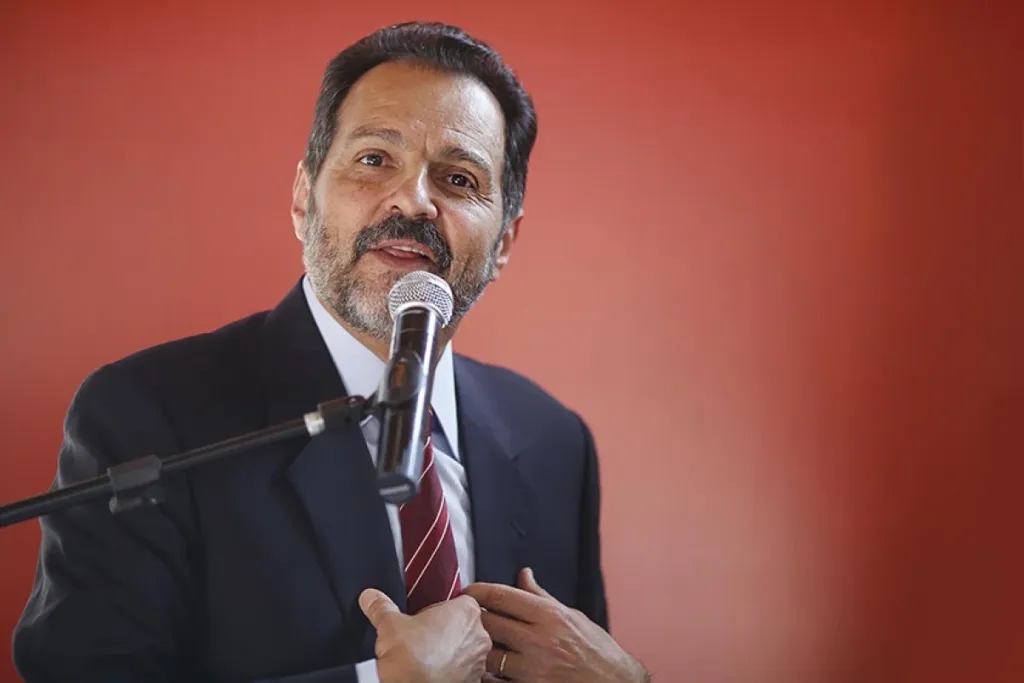 Agnelo é eleito deputado federal; Rollemberg e Cristovam ficam de fora
