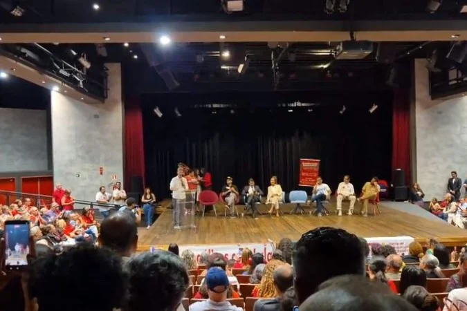 Leandro Grass participa de ato com cristãos e defende política baseada no afeto e na democracia