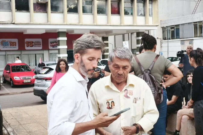 Leandro Grass promete regularizar ambulantes e ampliar atendimento à população em situação de rua