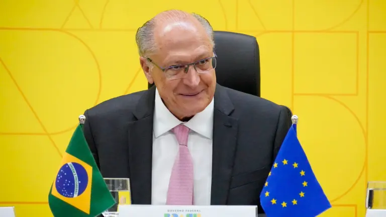 Alckmin defende ajuste fiscal com justiça tributária e destaca isenção da cesta básica em 2027