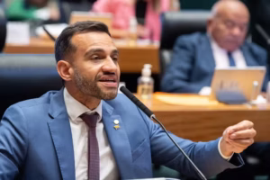 Fábio Felix sessão na Câmara Legislativa do Distrito Federal