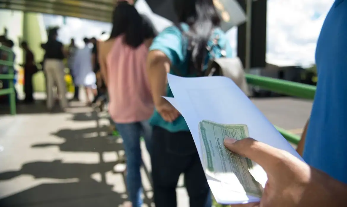 PL concentra maior fatia das grandes doações, enquanto PT lidera entre pequenos doadores